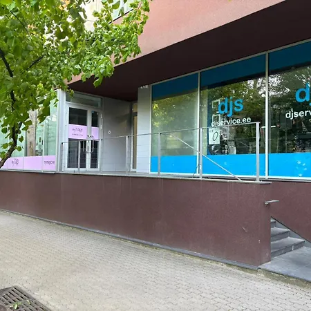 Next To Old Town, Free Underground Parking, Peaceful Location Apartment